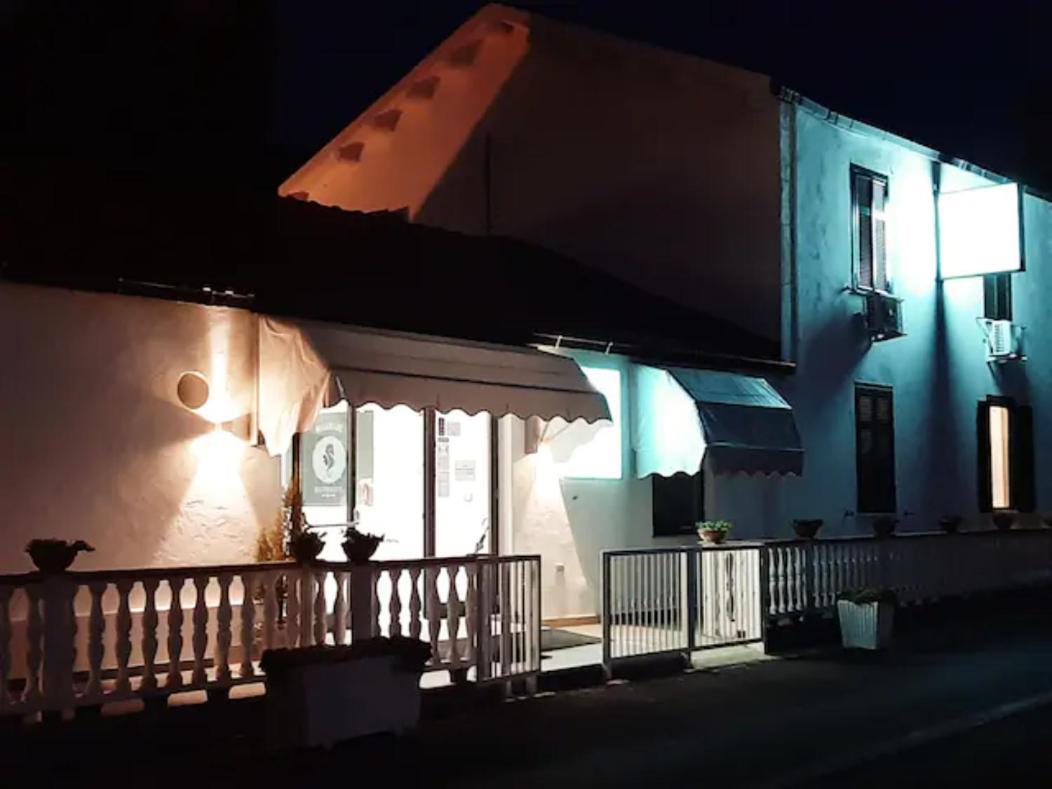 Miramare Bed&Food - Free Parking & Wifi Bed & Breakfast Сан Никола Арчела Екстериор снимка